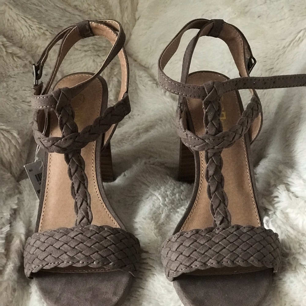 High heeled 👡 sandals